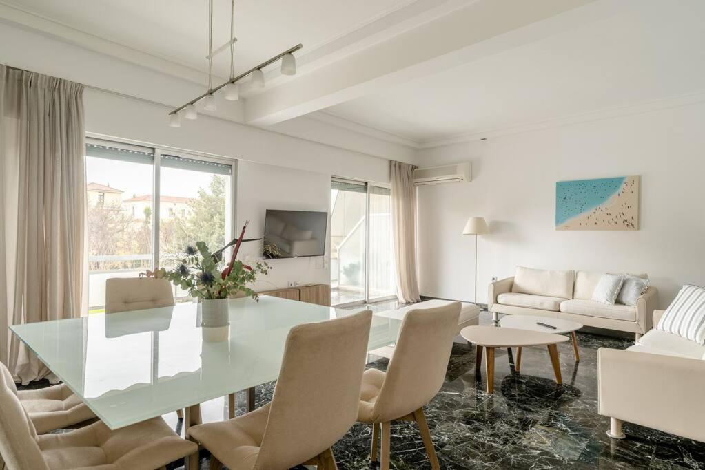 Elegant 2Bd Evelpidon Apartment Athens Exterior photo